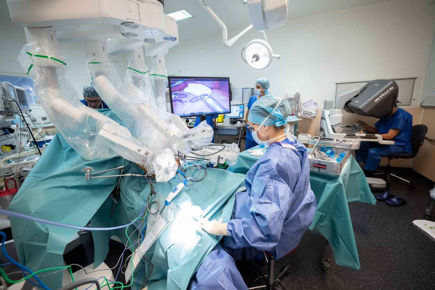 Robotic Surgery, Dr. Bruto RANDONE, Digestive Surgeon Paris, France